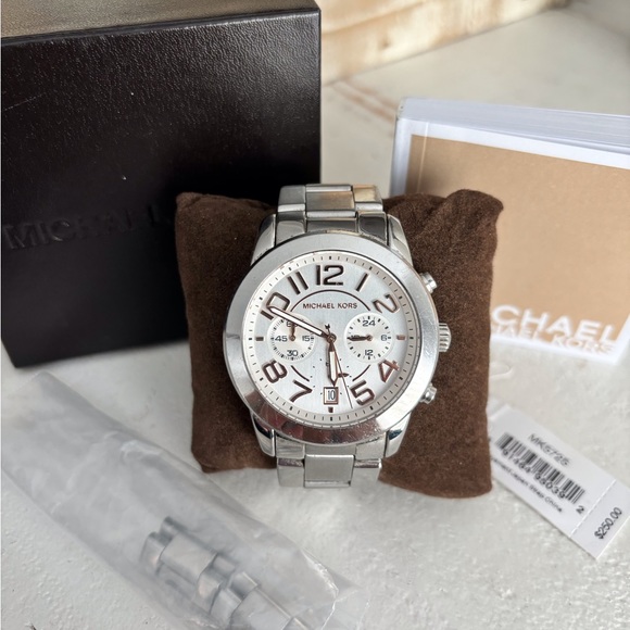 MK Link Watch - Picture 2 of 7